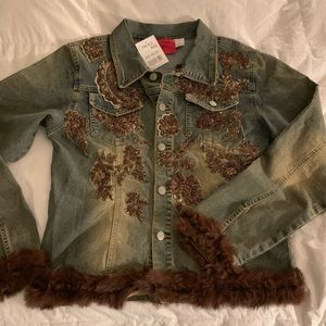 SOLD Denim Jacket with faux fur trim🤑